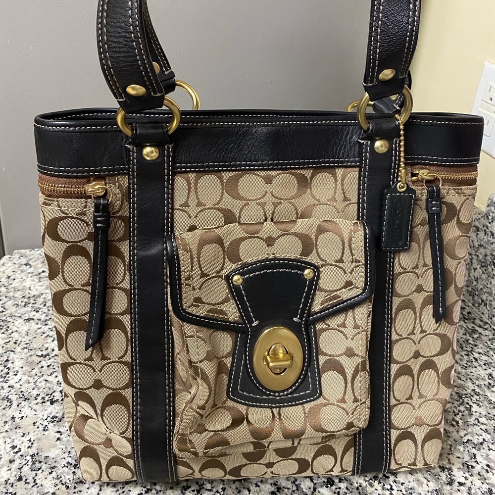 Auth Coach Signature Purse Beige/Black Leather